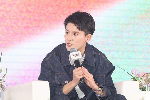 在线 偷窥 制服 另类